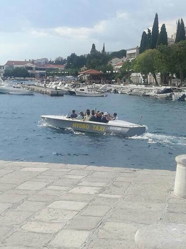 Hydro taxi
